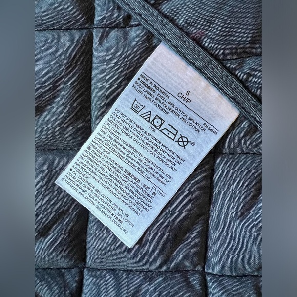 Gap quilted zip jacket in black. Size S NWOT! - Picture 11 of 11